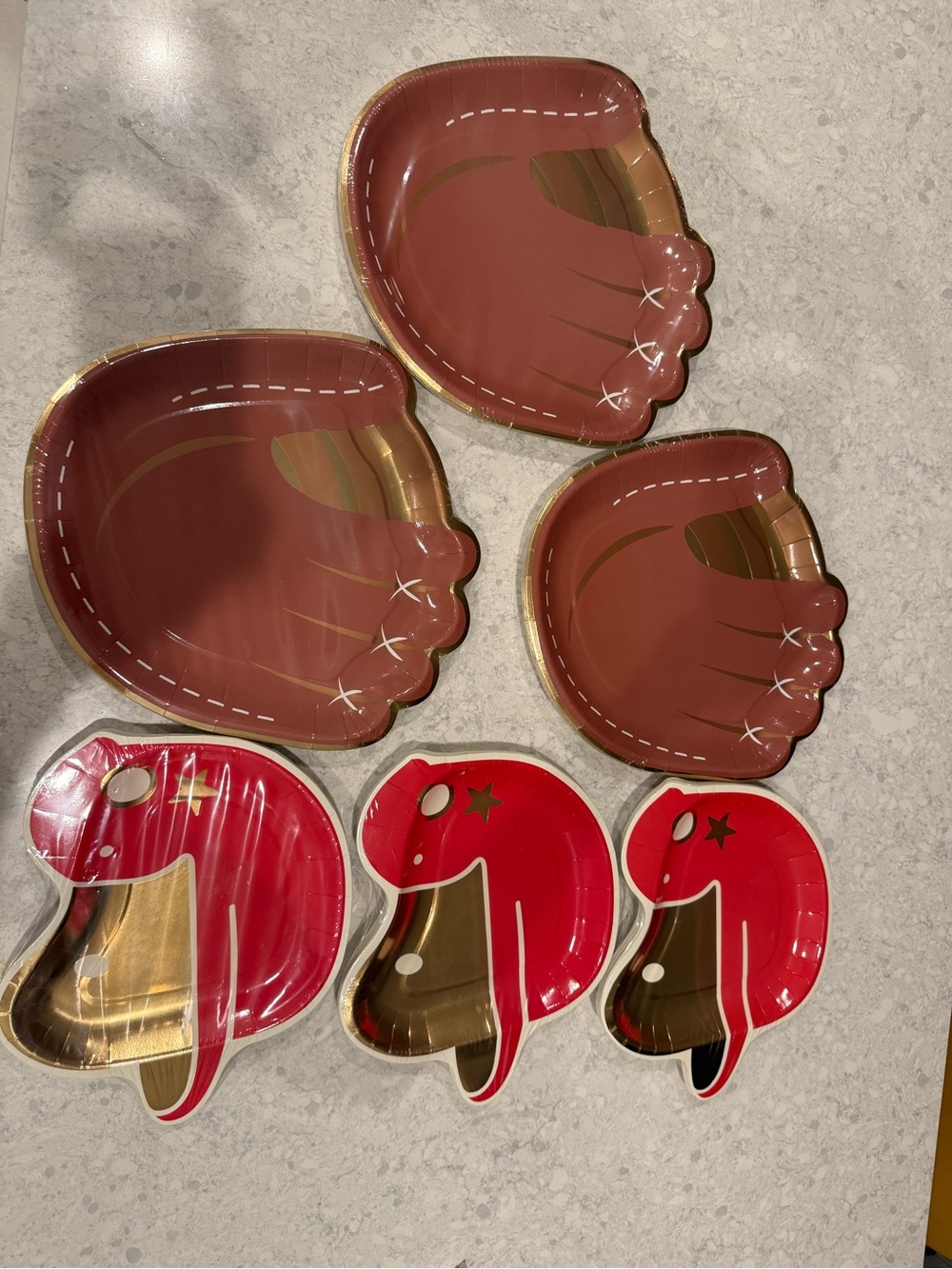 Baseball party plates